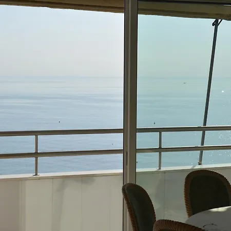 Apartment Sea View Penthouses Finikoudes Larnaca